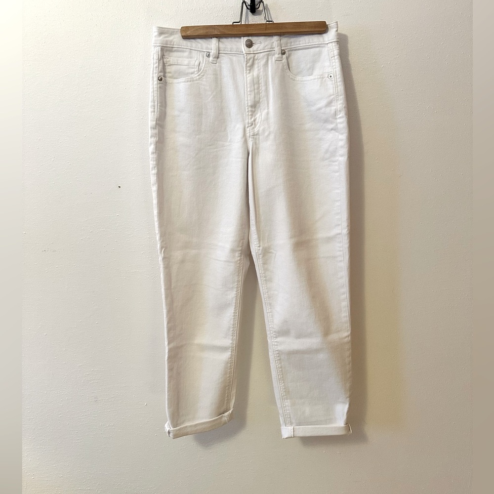 American Eagle Women's White Straight Jeans Stretchy Size 6